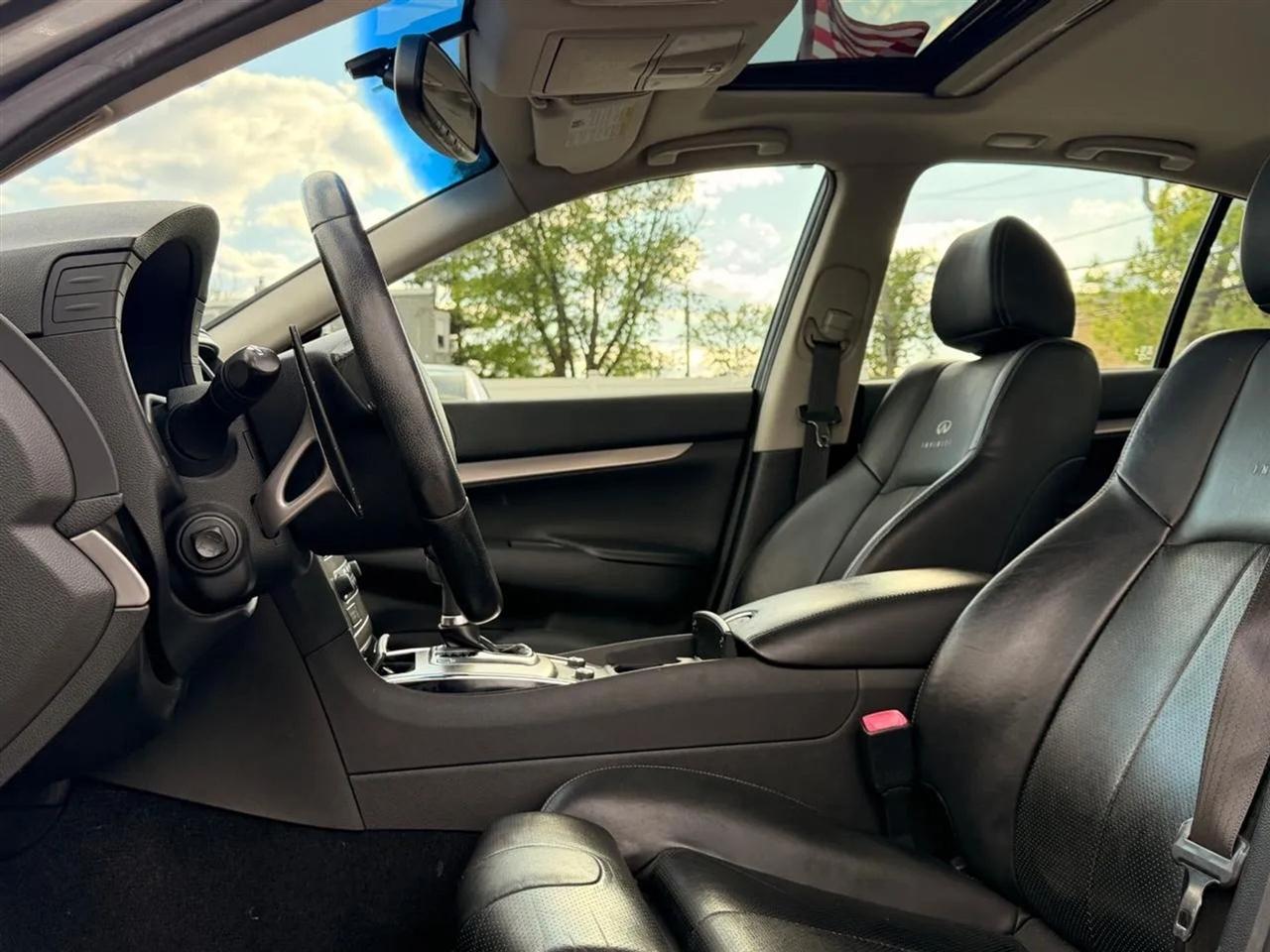 Infiniti G Sedan  2011