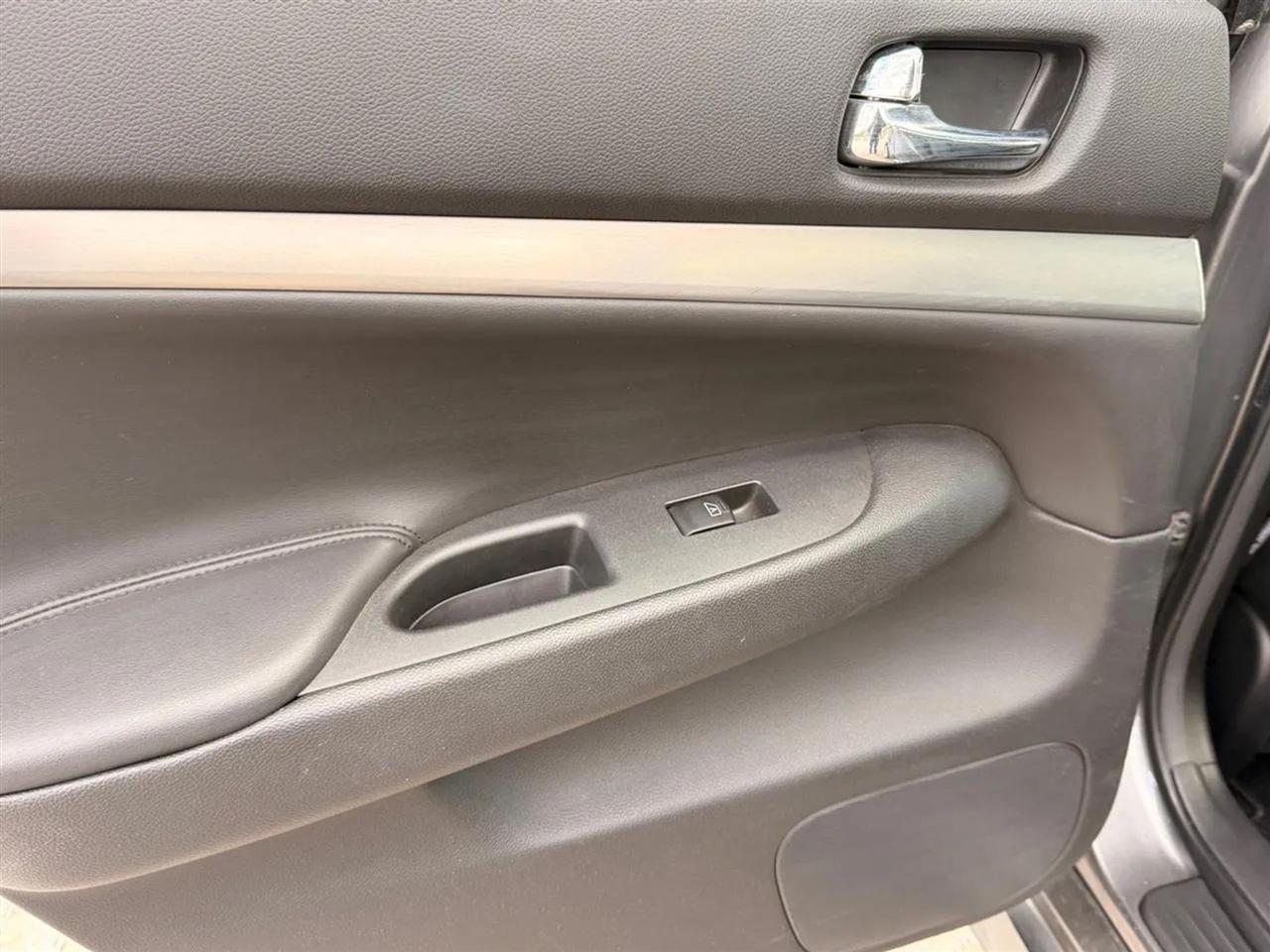 Infiniti G Sedan  2011