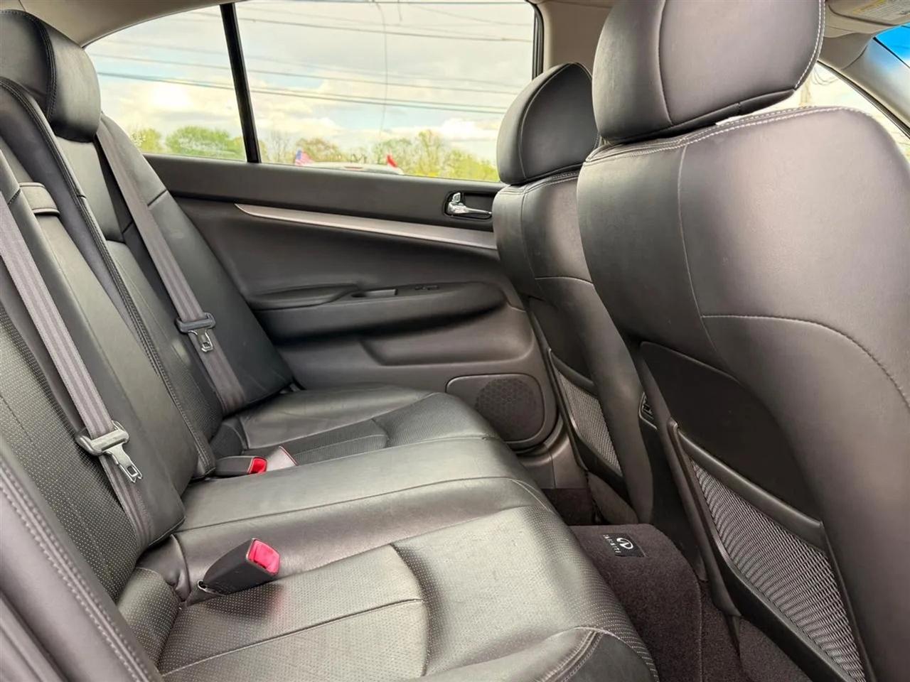 Infiniti G Sedan  2011