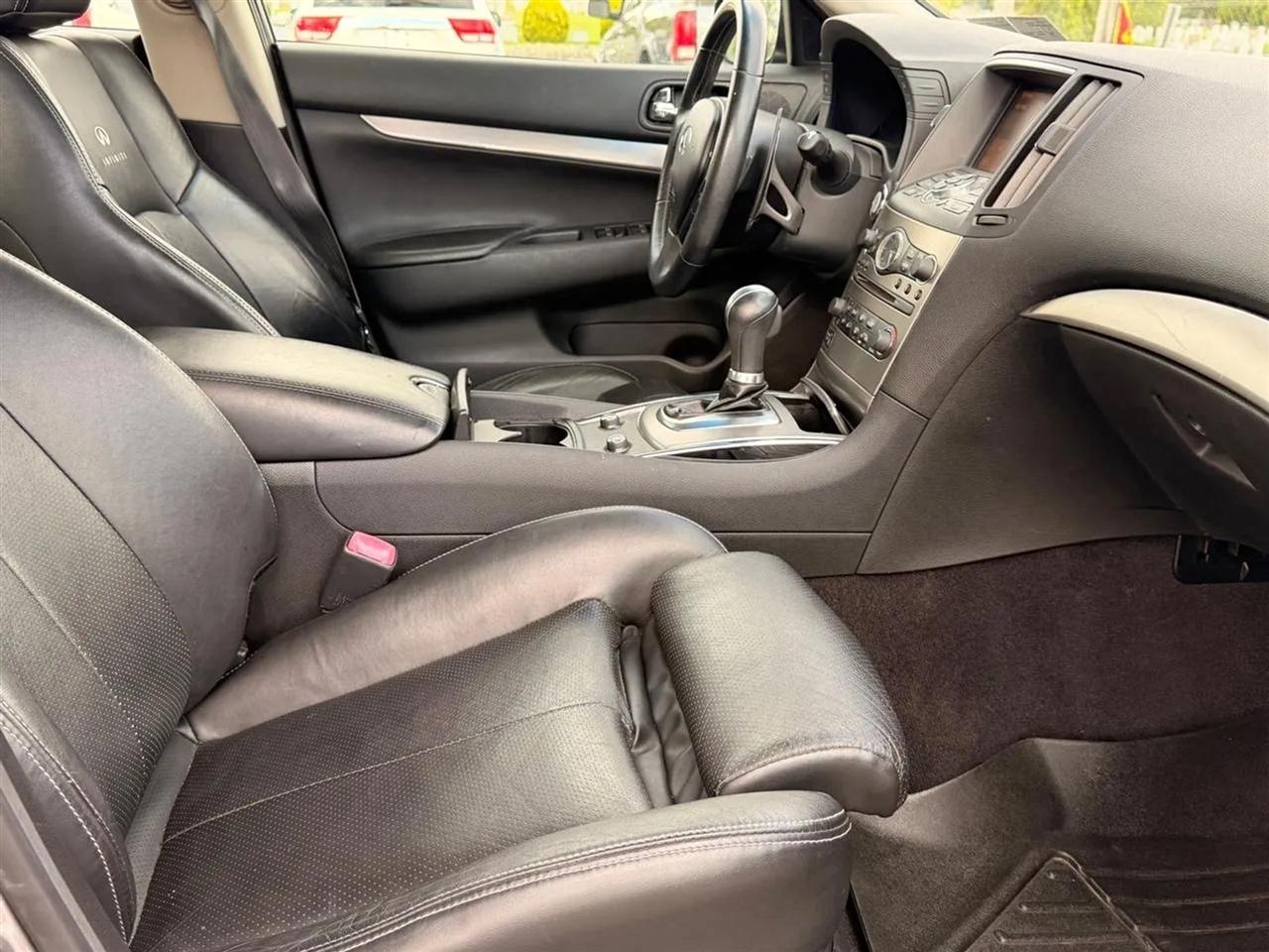 Infiniti G Sedan  2011