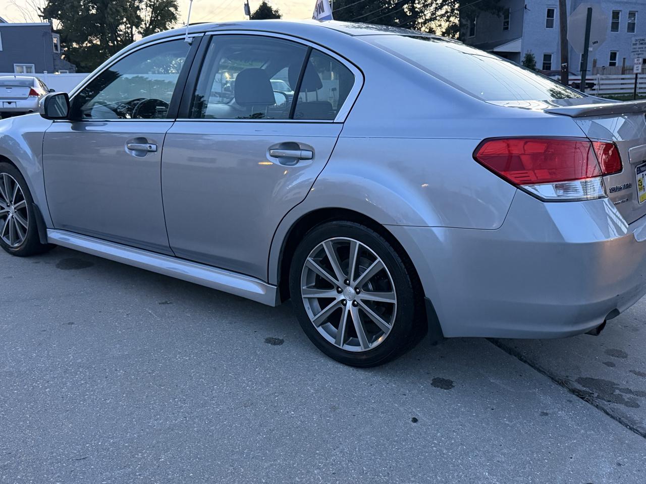 Subaru Legacy 2.5i Premium 2013