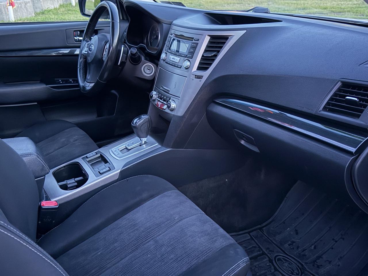 Subaru Legacy 2.5i Premium 2013