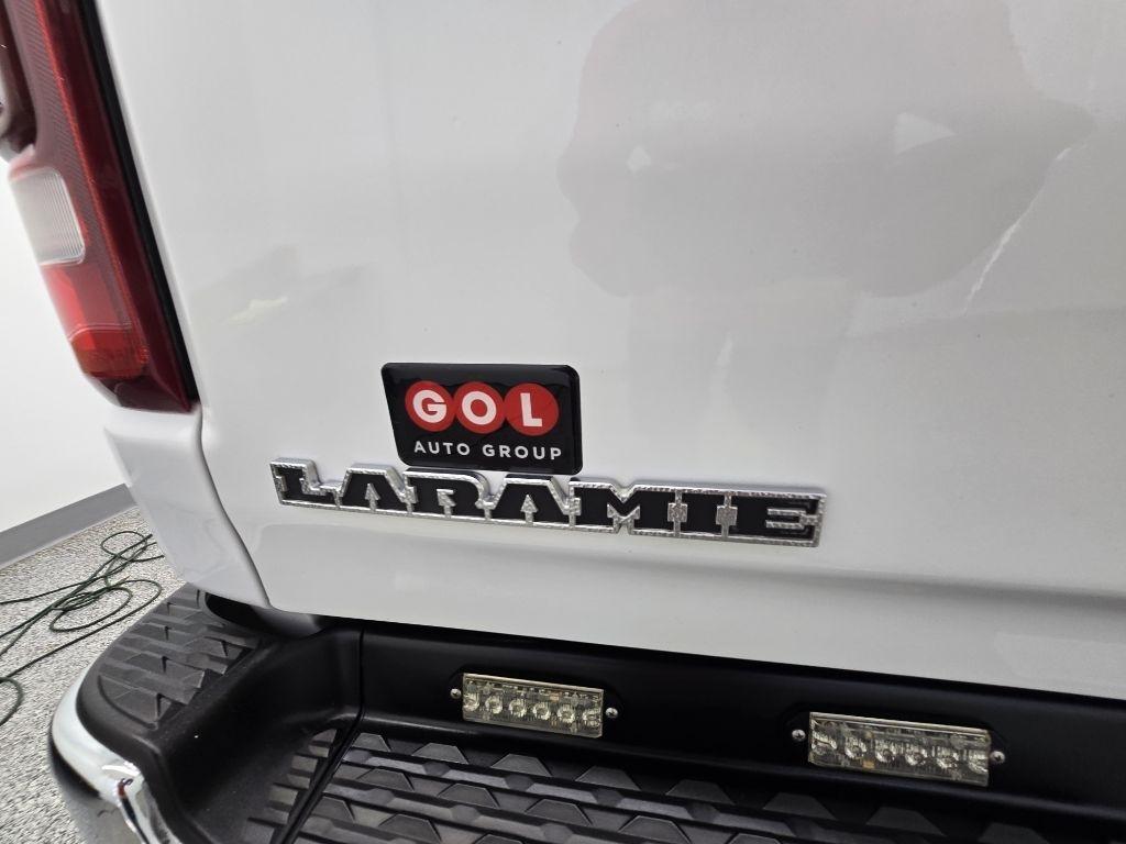 RAM 1500 Laramie Quad Cab 4WD 2021