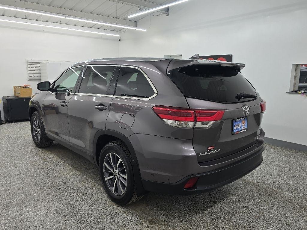 Toyota Highlander XLE AWD V6 2019