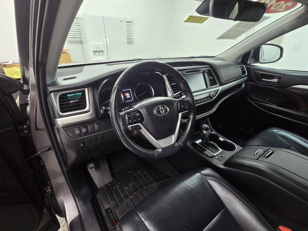 Toyota Highlander XLE AWD V6 2019