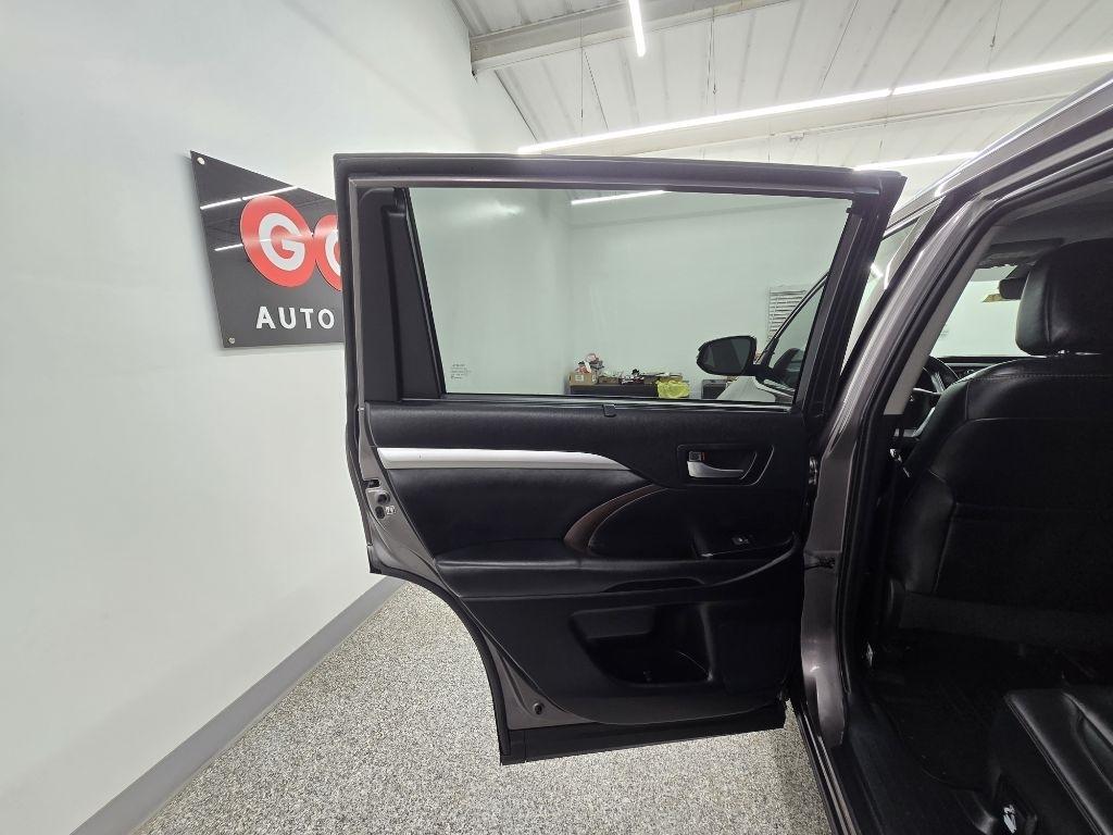 Toyota Highlander XLE AWD V6 2019