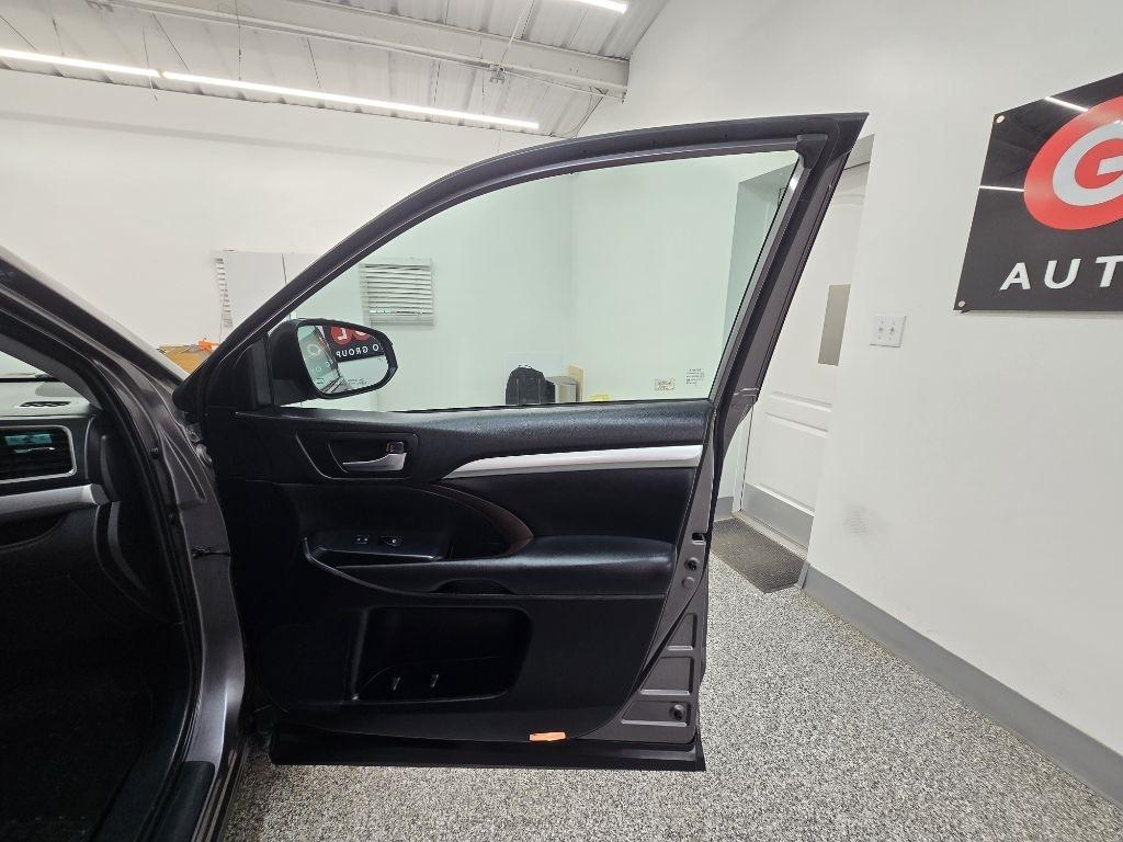 Toyota Highlander XLE AWD V6 2019