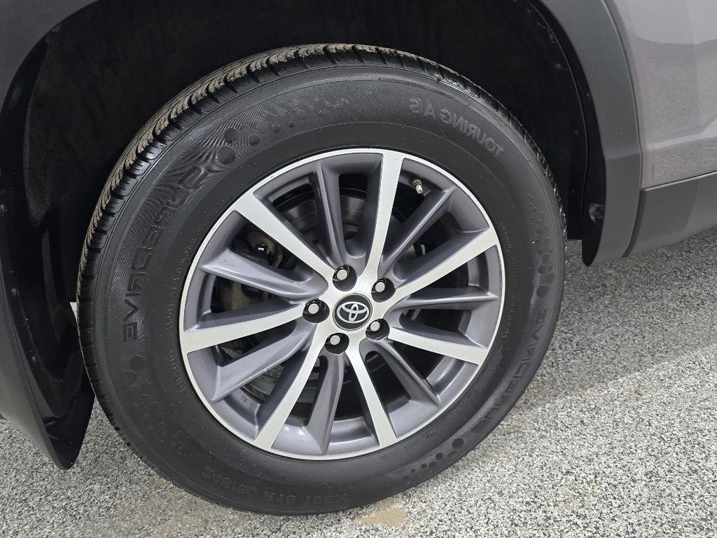 Toyota Highlander XLE AWD V6 2019