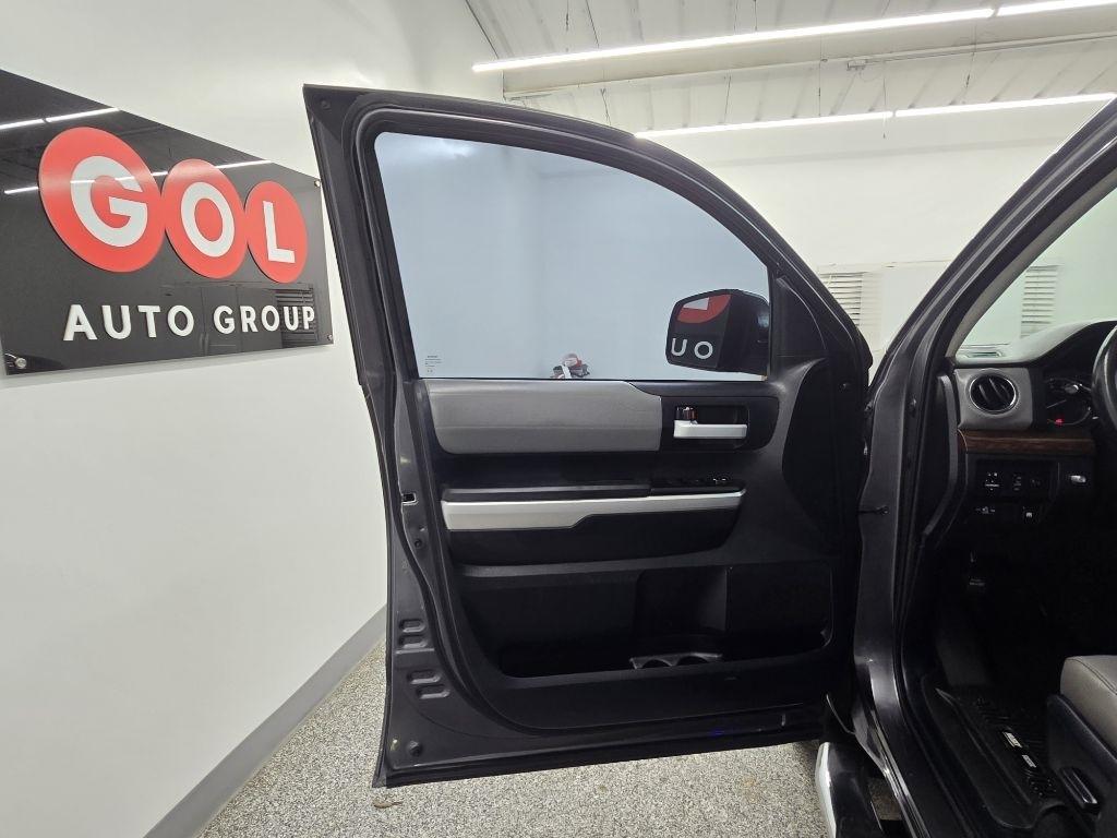 Toyota Tundra Limited 5.7L CrewMax 2WD 2014