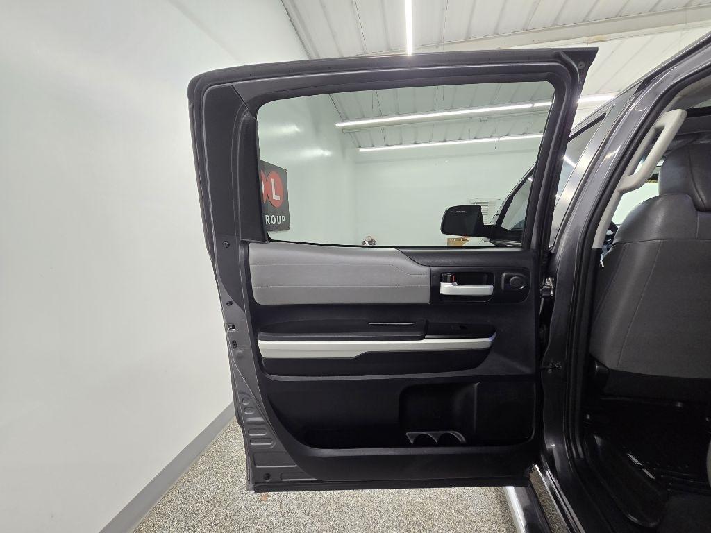 Toyota Tundra Limited 5.7L CrewMax 2WD 2014