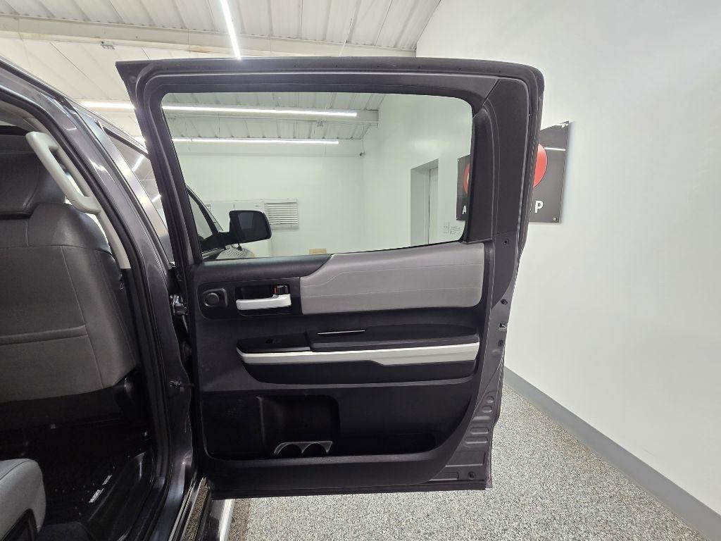 Toyota Tundra Limited 5.7L CrewMax 2WD 2014