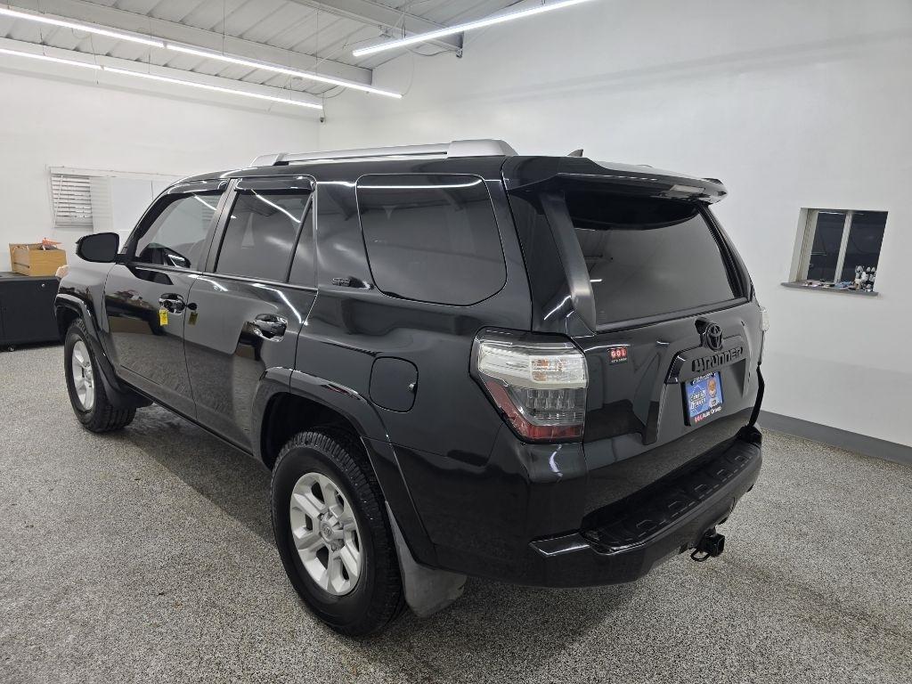 Toyota 4Runner SR5 2WD 2015