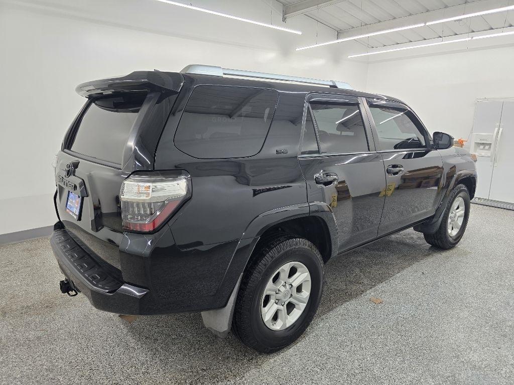Toyota 4Runner SR5 2WD 2015