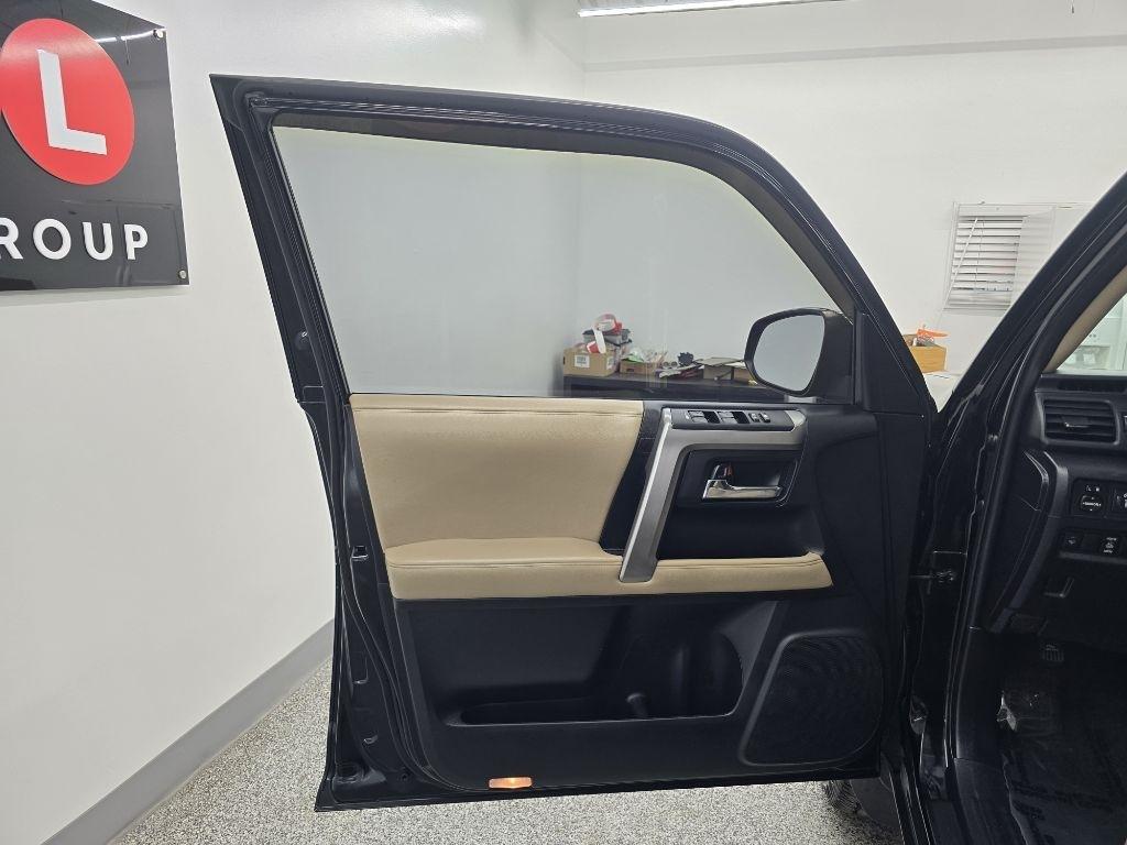 Toyota 4Runner SR5 2WD 2015