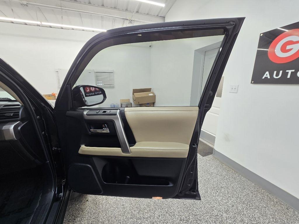 Toyota 4Runner SR5 2WD 2015