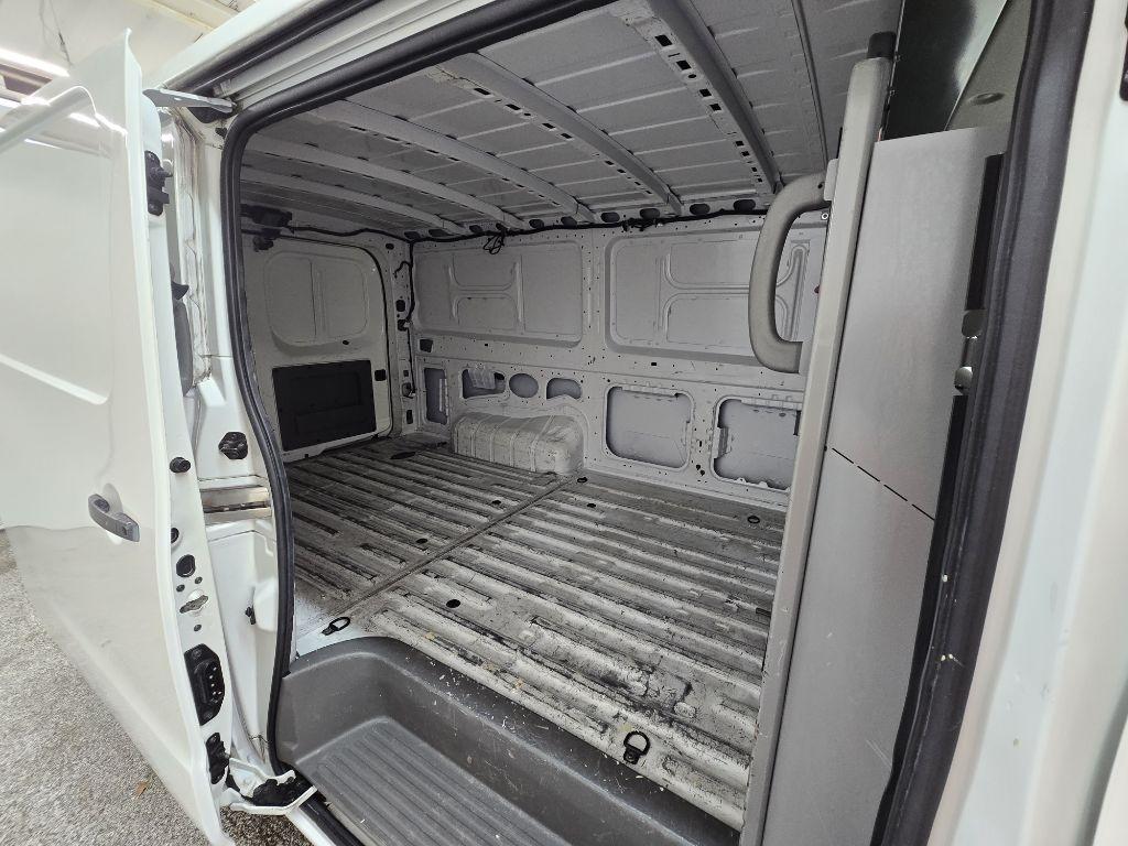 Nissan NV Cargo 2500 HD S V6 2021