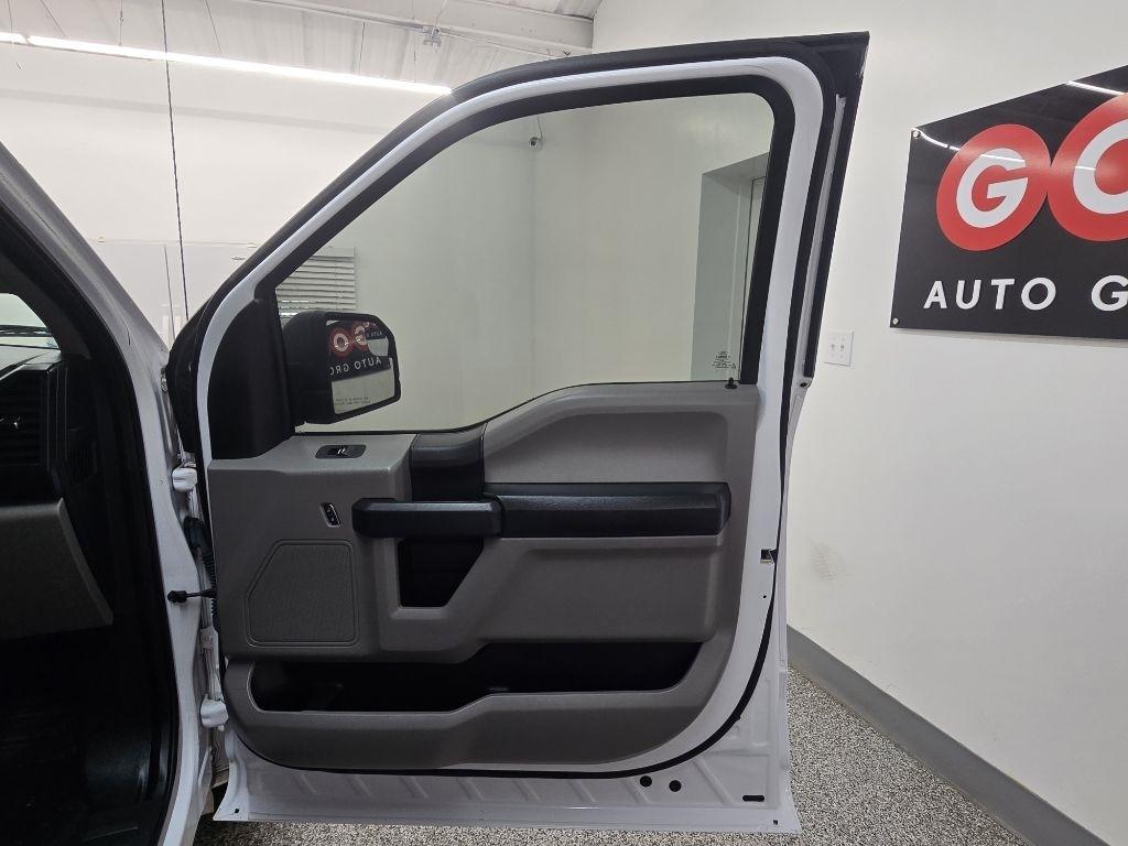 Ford F-150 XL SuperCab Long Box 2WD 2016