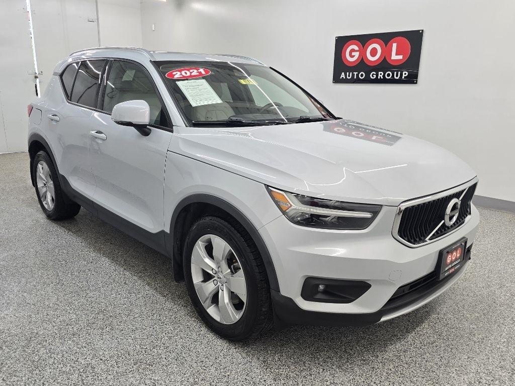 2021 Volvo XC40 T5 Momentum AWD