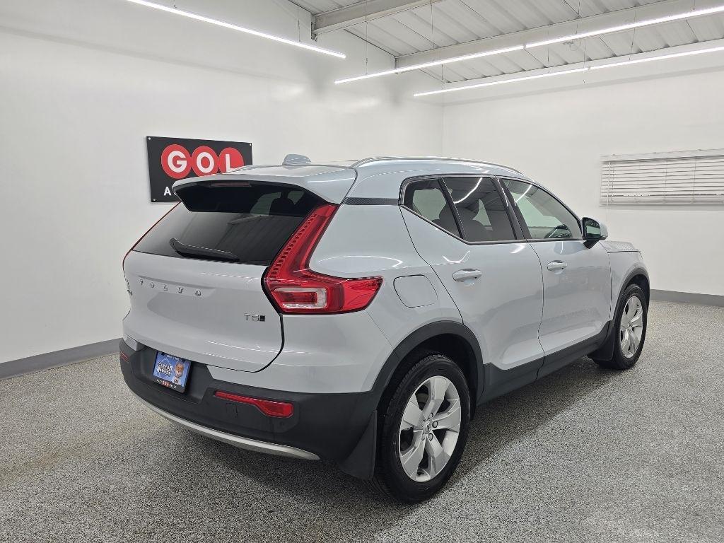 Volvo XC40 T5 Momentum AWD 2021