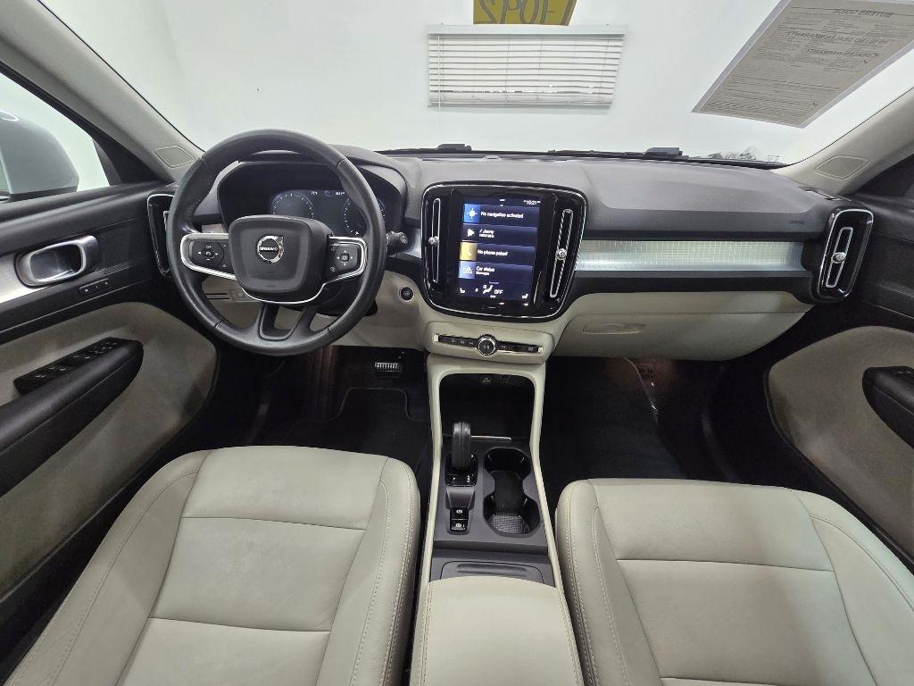 Volvo XC40 T5 Momentum AWD 2021