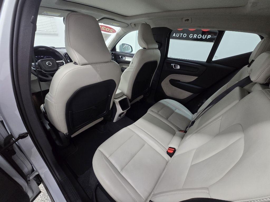 Volvo XC40 T5 Momentum AWD 2021