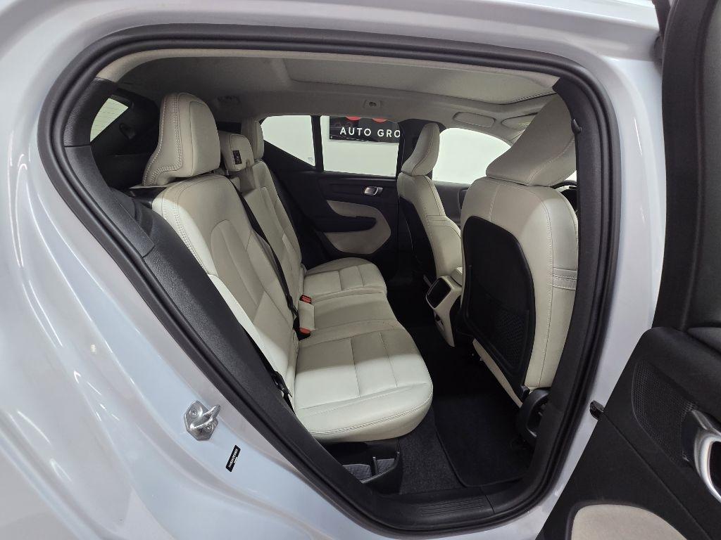 Volvo XC40 T5 Momentum AWD 2021