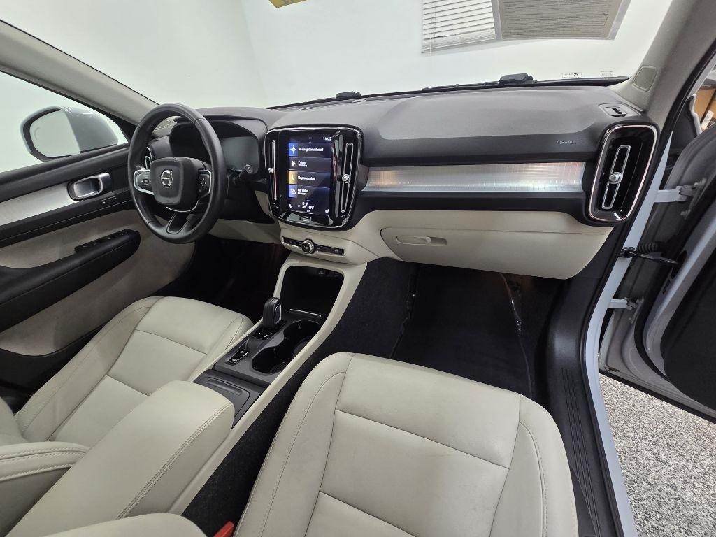 Volvo XC40 T5 Momentum AWD 2021