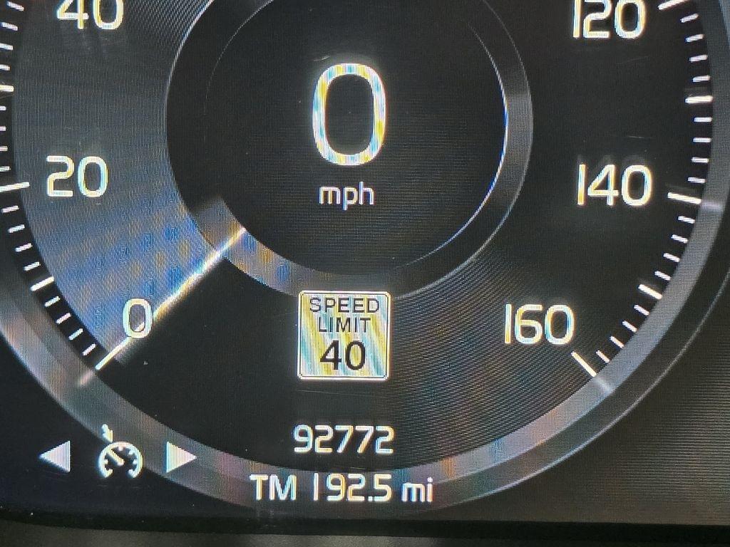 Volvo XC40 T5 Momentum AWD 2021