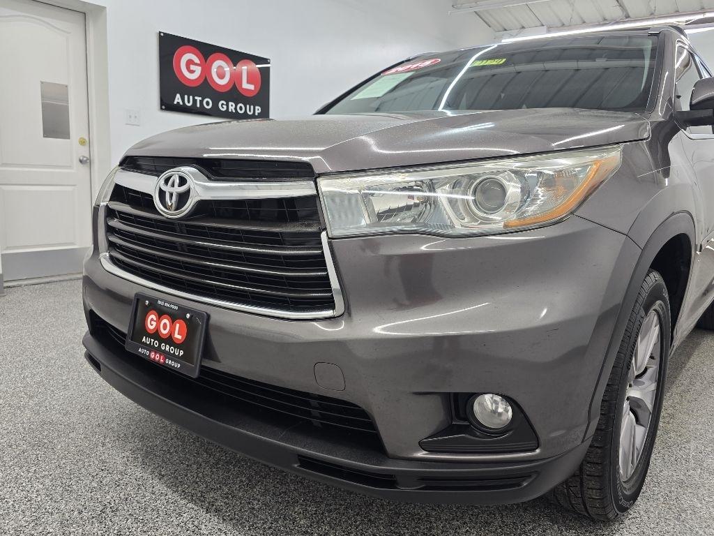 Toyota Highlander XLE FWD V6 2015