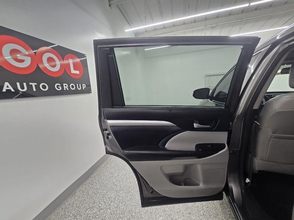 Toyota Highlander XLE FWD V6 2015