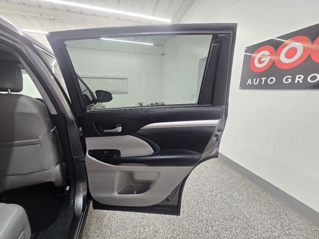 Toyota Highlander XLE FWD V6 2015