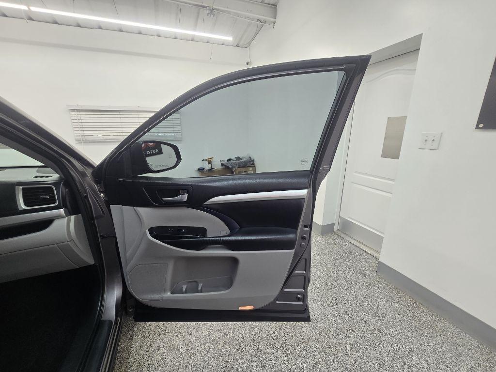 Toyota Highlander XLE FWD V6 2015