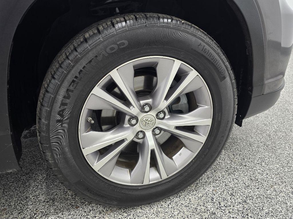 Toyota Highlander XLE FWD V6 2015