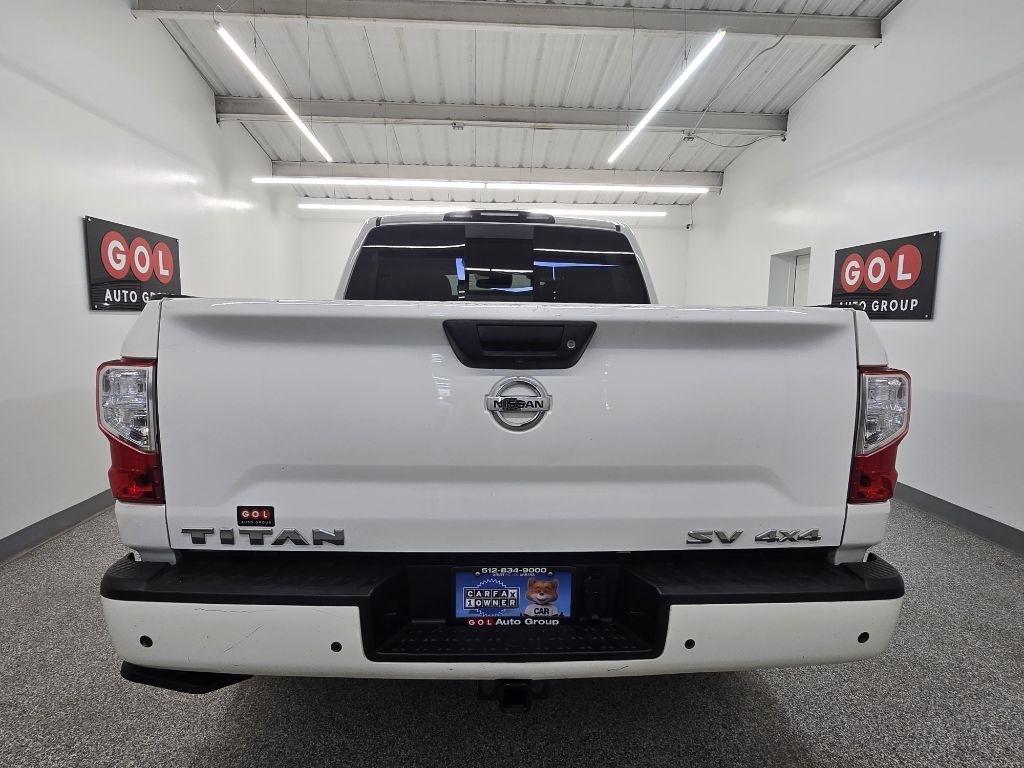 Nissan Titan SV Crew Cab 4WD 2021