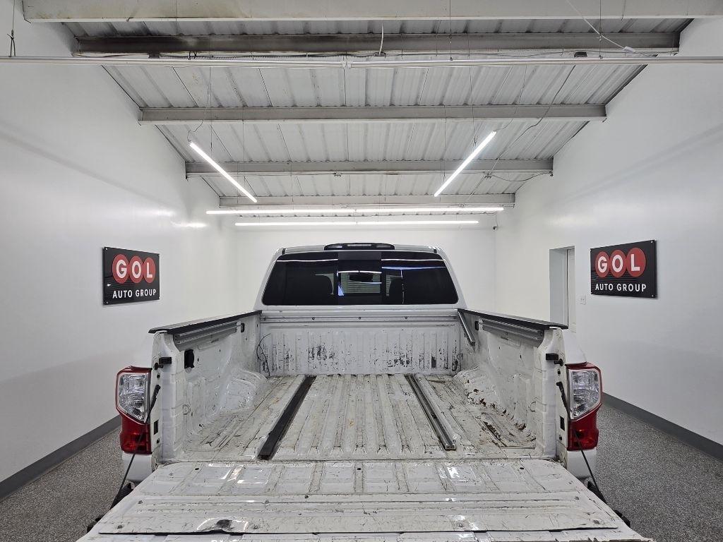 Nissan Titan SV Crew Cab 4WD 2021