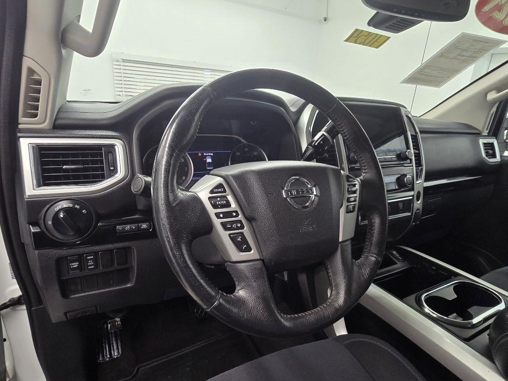 Nissan Titan SV Crew Cab 4WD 2021