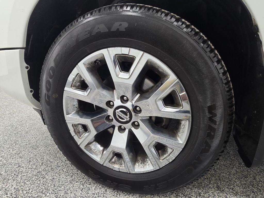 Nissan Titan SV Crew Cab 4WD 2021