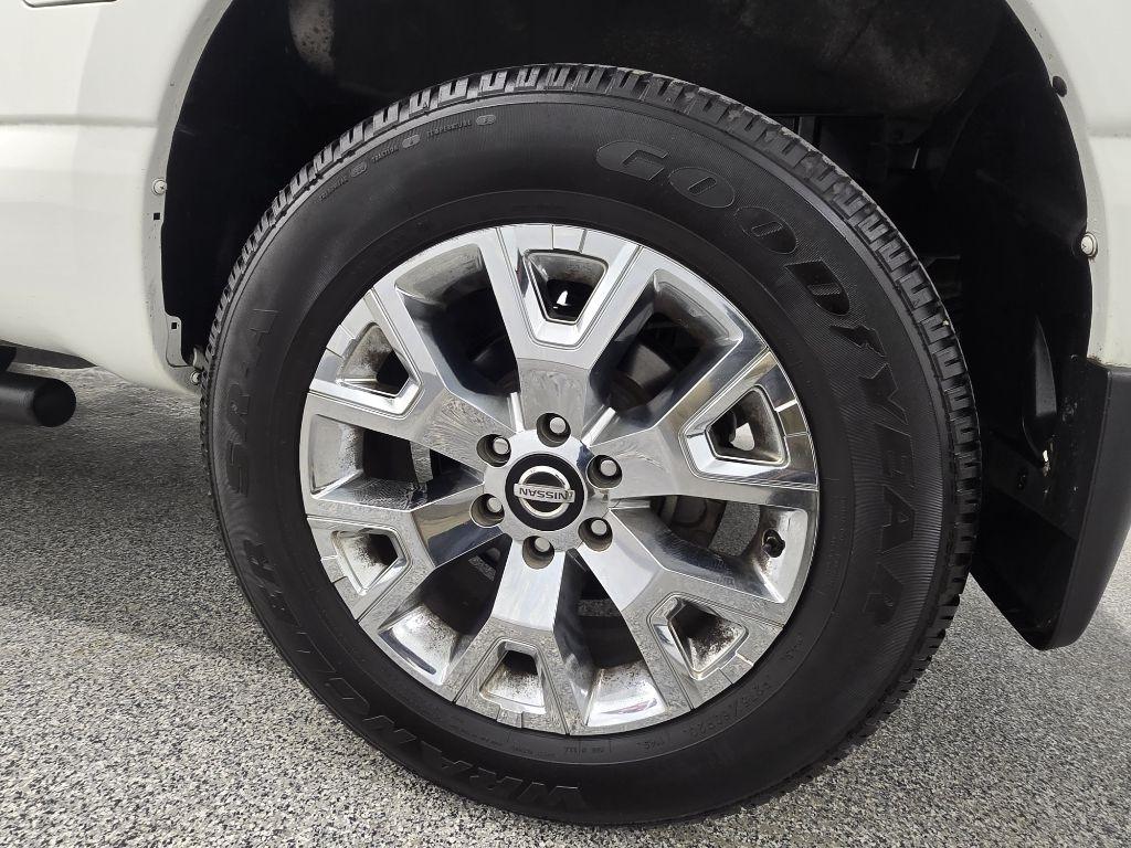 Nissan Titan SV Crew Cab 4WD 2021