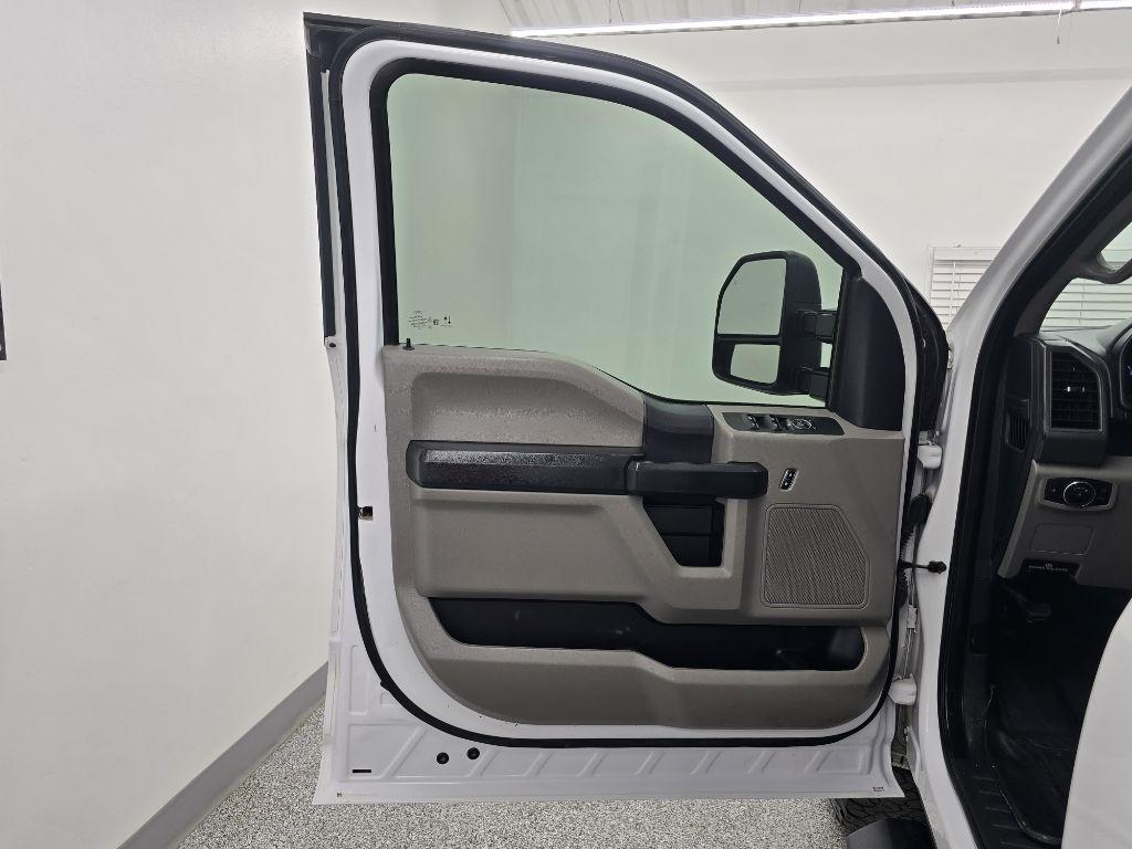 Ford F-250 SD XL Crew Cab 4WD 2022