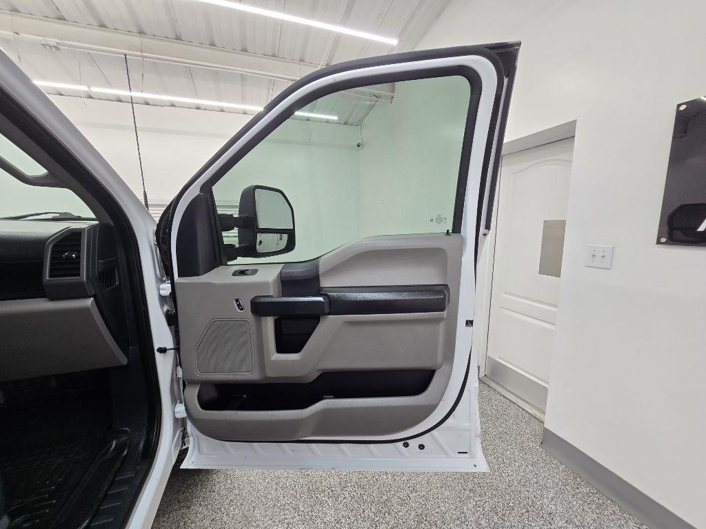Ford F-250 SD XL Crew Cab 4WD 2022