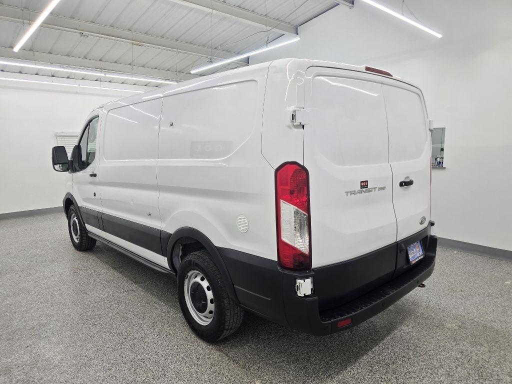 Ford Transit 250 Van Low Roof w/Sliding Pass. 130-in. WB 2020