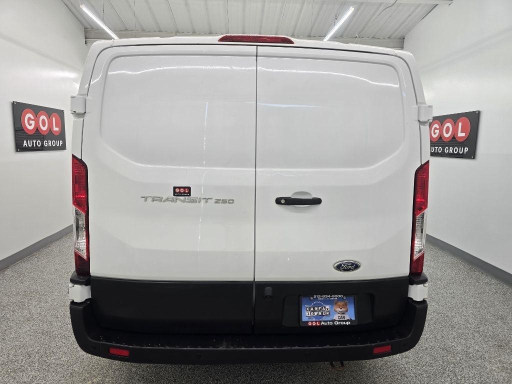 Ford Transit 250 Van Low Roof w/Sliding Pass. 130-in. WB 2020