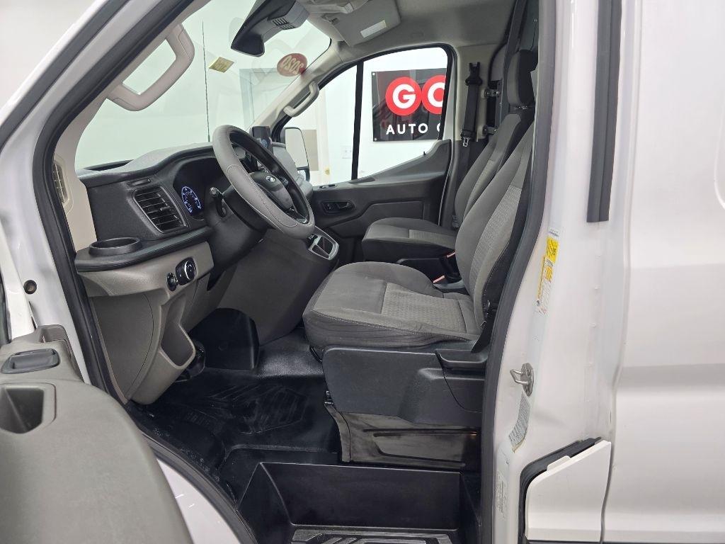 Ford Transit 250 Van Low Roof w/Sliding Pass. 130-in. WB 2020