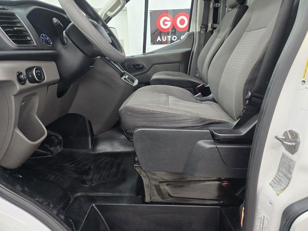Ford Transit 250 Van Low Roof w/Sliding Pass. 130-in. WB 2020