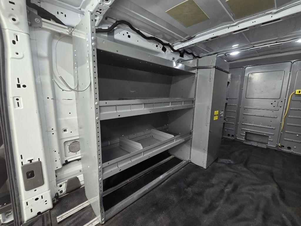 Ford Transit 250 Van Low Roof w/Sliding Pass. 130-in. WB 2020