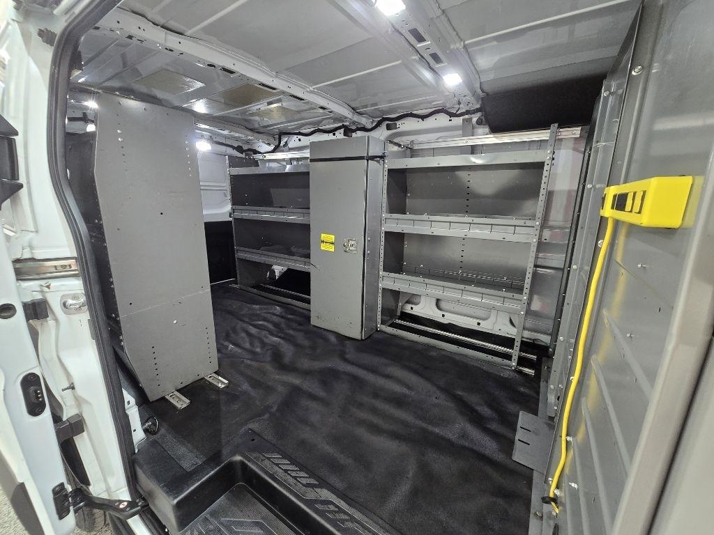 Ford Transit 250 Van Low Roof w/Sliding Pass. 130-in. WB 2020