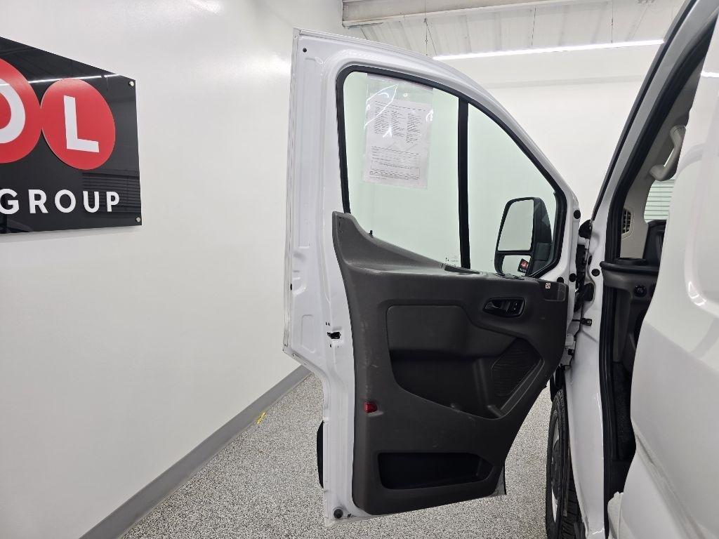 Ford Transit 250 Van Low Roof w/Sliding Pass. 130-in. WB 2020