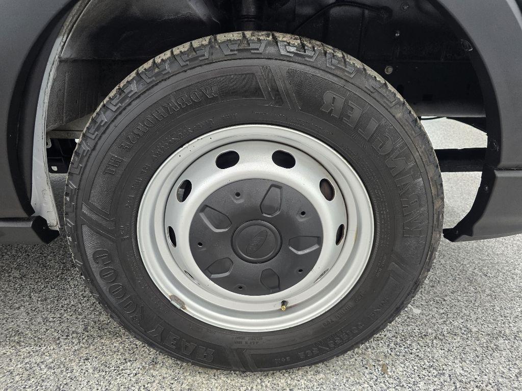 Ford Transit 250 Van Low Roof w/Sliding Pass. 130-in. WB 2020