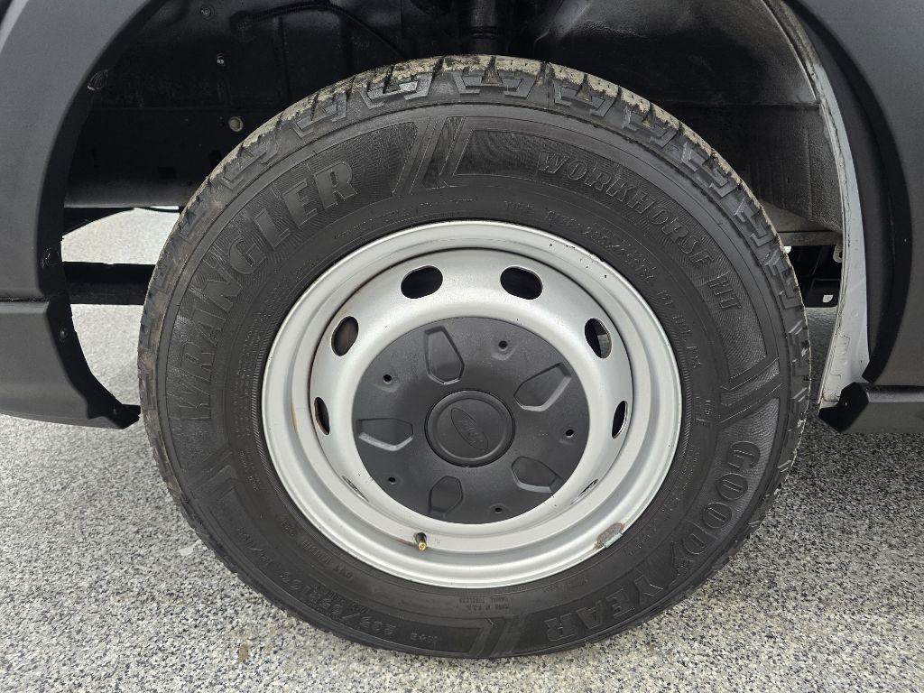 Ford Transit 250 Van Low Roof w/Sliding Pass. 130-in. WB 2020