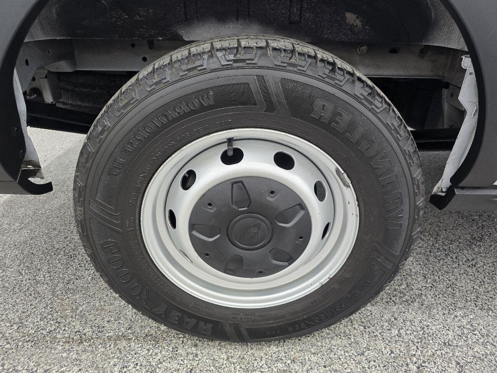 Ford Transit 250 Van Low Roof w/Sliding Pass. 130-in. WB 2020